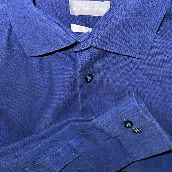 Michael Kors Airsoft Streach button up! - Picture 5 of 8